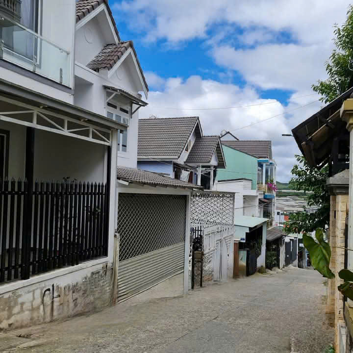 CHÍNH CHỦ CẦN BÁN NHÀ ĐẸP CÁCH CHỢ NGÔ QUYỀN 100 M TRUNG TÂM TP. ĐÀ LẠT – VỊ TRÍ ĐẸP - Ảnh 1