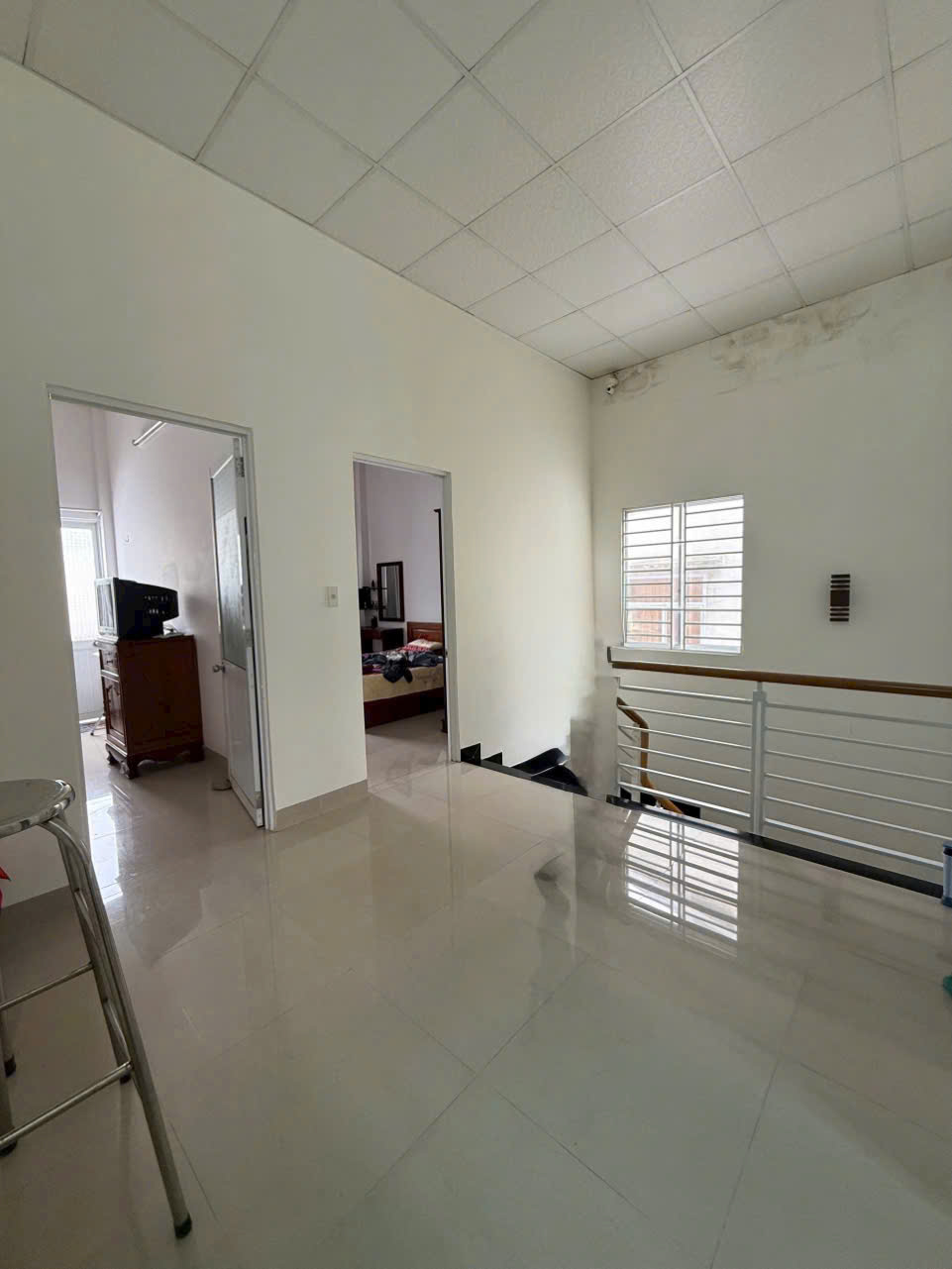 Bán Nhà 1 trệt  1 lầu đường 7m, hai ô tô né nhau tại Vĩnh Hải - Nha Trang Cách 2/4 Chỉ 100m - Ảnh 3