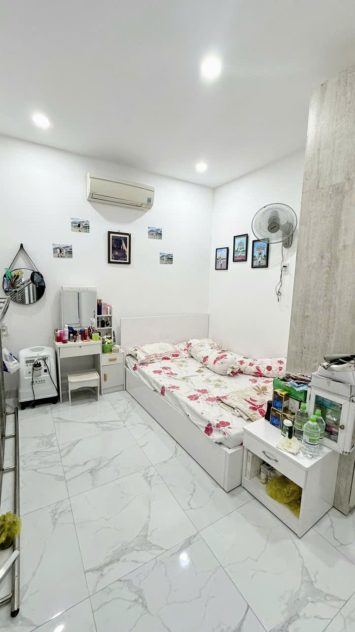 BÁN NHÀ TTTP 3 TẦNG HẺM TỐ HỮU GẦN CHỢ ĐỒNG NAI PHƯỚC HẢI <br><br>Giá: 3ty5 ( thương lượng)<br>Liên hệ : - Ảnh 2