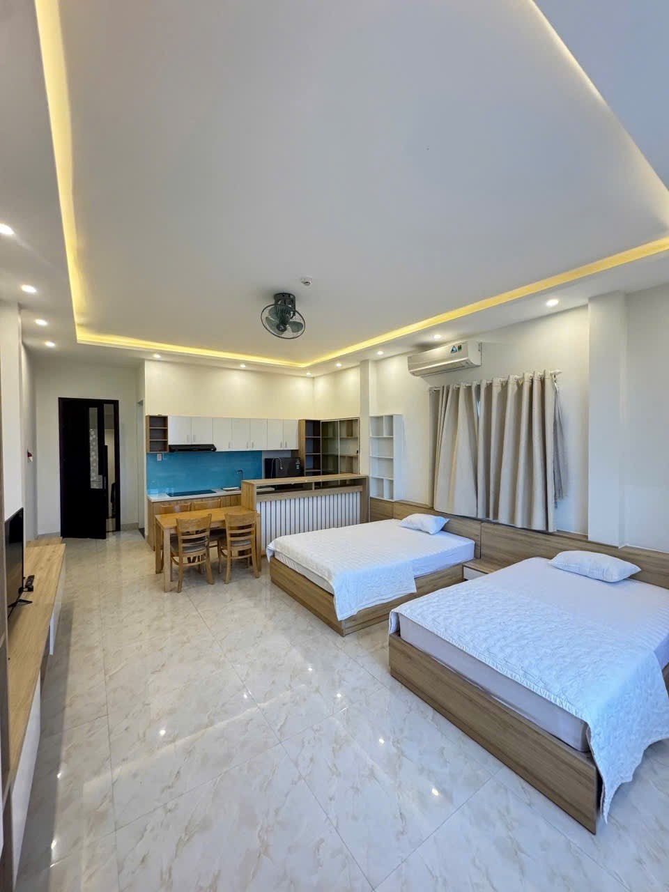 Tòa căn hộ 5 tầng Trường Sa gần biển Tân Trà, doanh thu cao, đầu tư sinh lời chỉ 13 tỷ - Ảnh chính