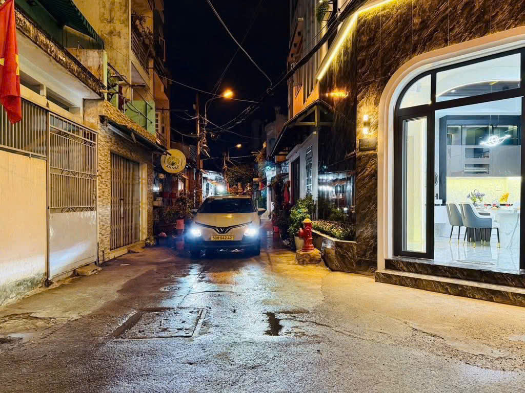 Nhà Mới Full Nội Thất  - Hẻm Xe THông Thống Nhất - Diện DTSD 90m2 - 3 Tầng Giá 5Tỷ - Ảnh 4