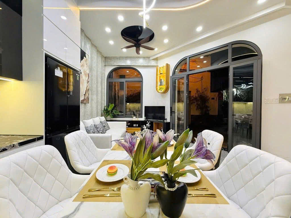 Nhà Mới Full Nội Thất  - Hẻm Xe THông Thống Nhất - Diện DTSD 90m2 - 3 Tầng Giá 5Tỷ - Ảnh 1