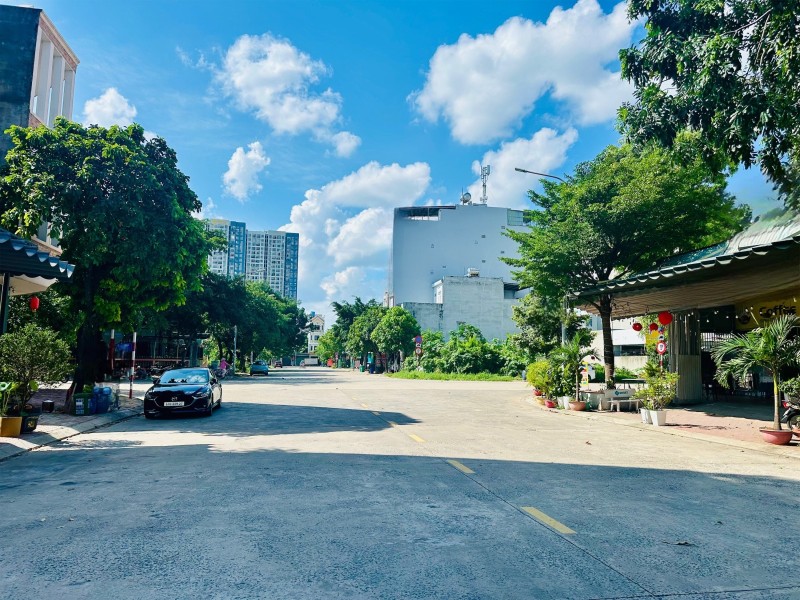 Bán nhà kho 360m2 SIÊU HIẾM,ngang khủng 15m,2 MẶT TIỀN đường 24m,gần Vincom - Ảnh chính
