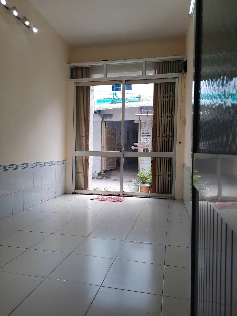 phòng trọ 2,5 tr có máy lạnh mặt tiền hẻm gần Trường Đại học Cần Thơ - Ảnh 2