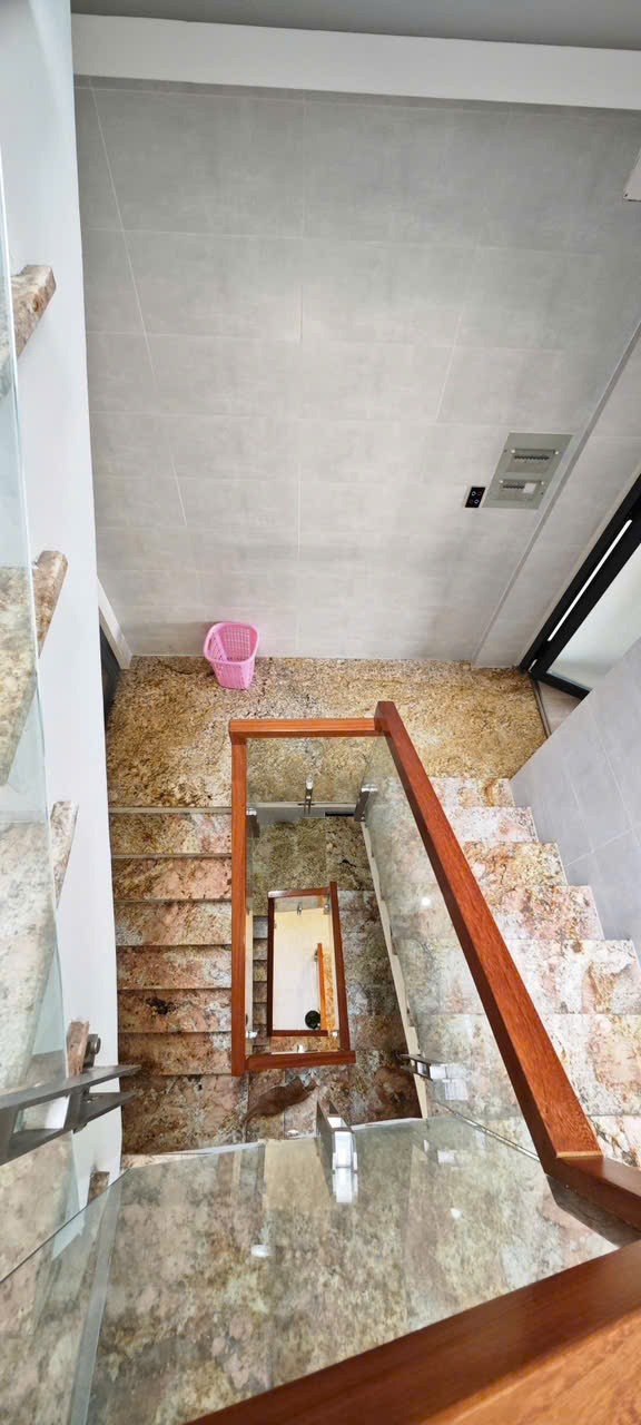 Bán nhà Hoàng Hoa Thám -HXH 7 chỗ- 92m2 - ngang 9m -4 tầng - 6PN -giá chỉ 13.x tỷ - Ảnh 1