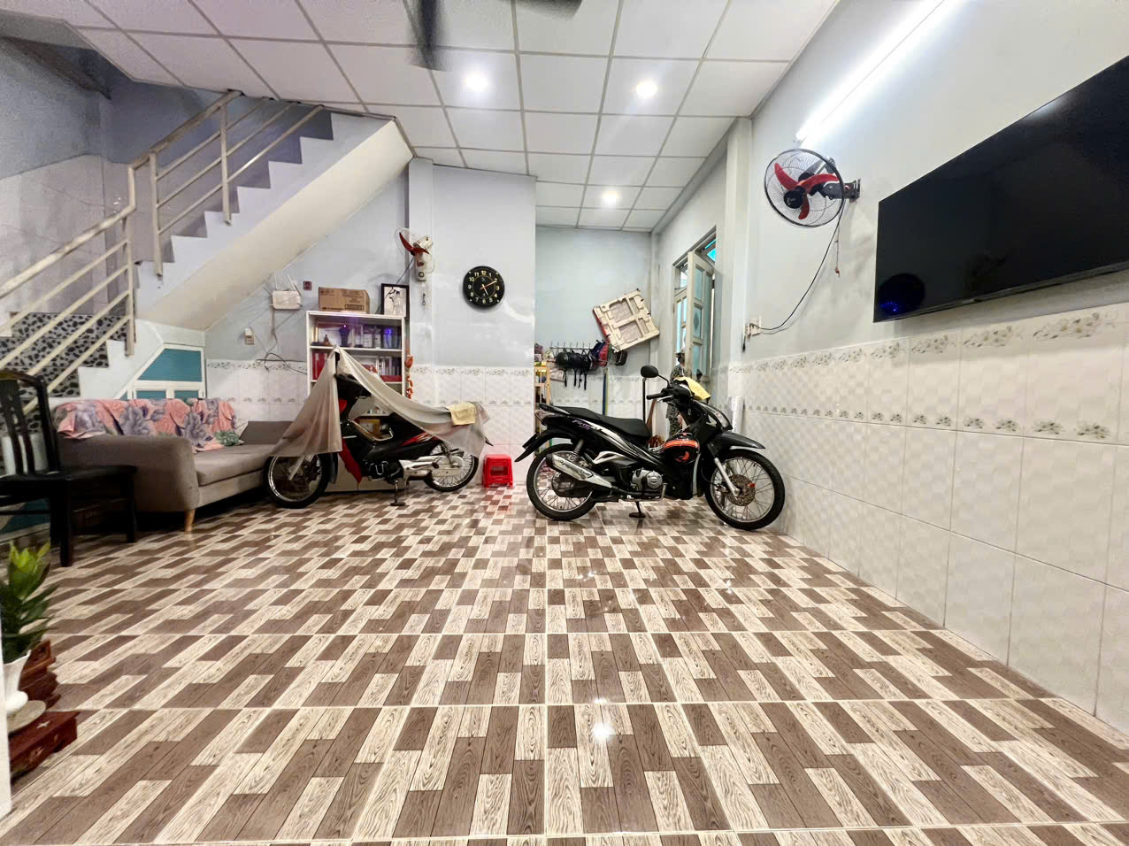 SÁT MẶT TIỀN NGANG 9.5 M<br>CÓ 79 TRIỆU M2 <br>SỔ HỒNG Q4 - Ảnh 1