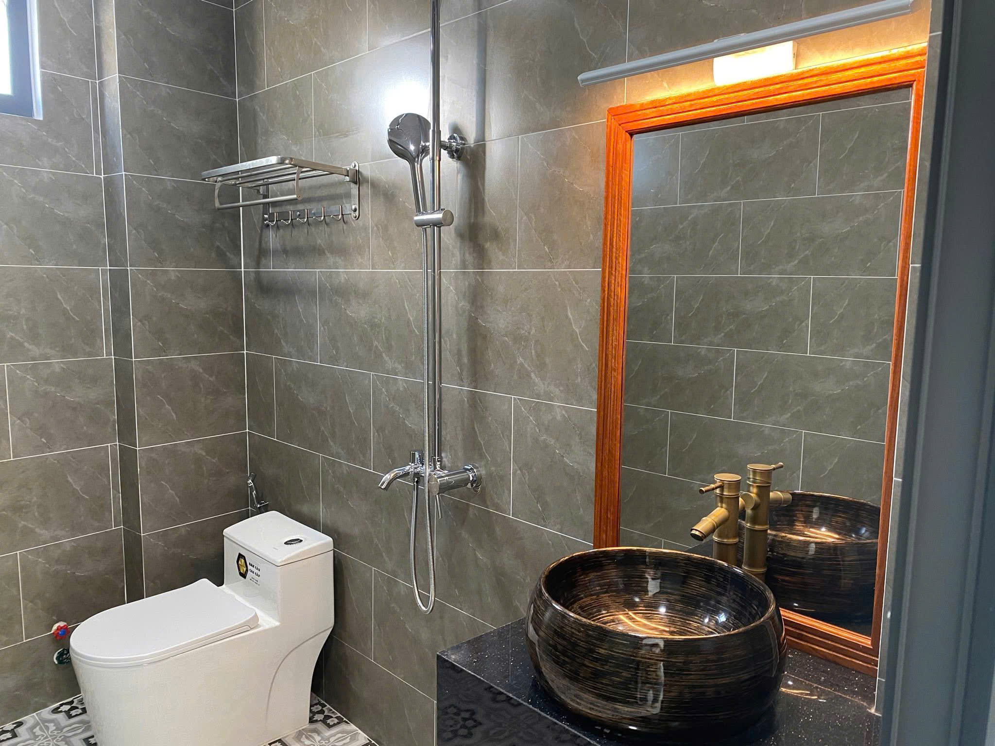 Bán nhà gần biển - vĩnh phước : <br>thông tin cơ bản: nhà 3 tầng đúc toàn bộ mới tinh rẻ đẹp ô tô đậu - Ảnh 1