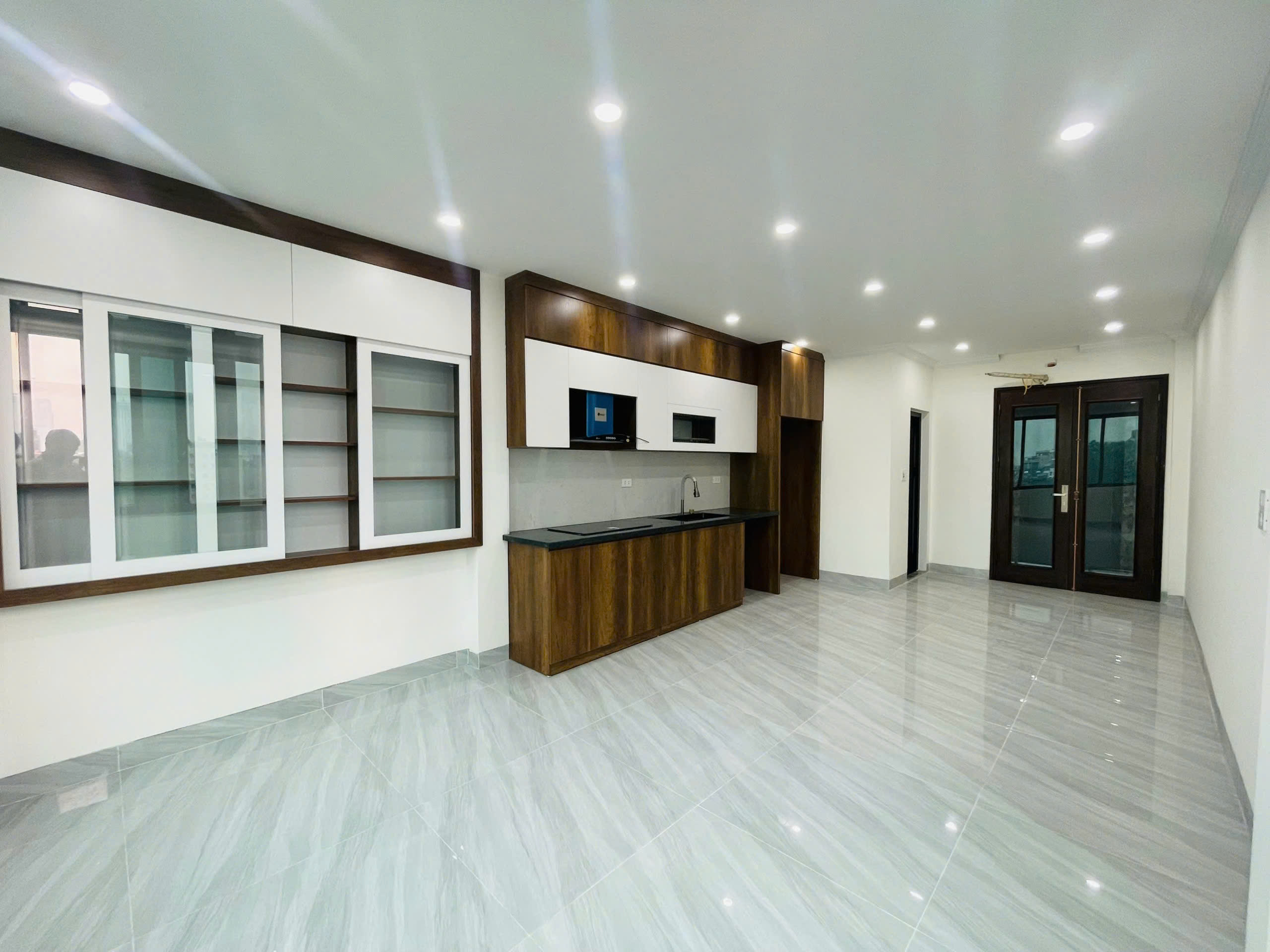Bán nhà đường Võ Chí Công, Hoàng Quốc Việt, Cầu Giấy 38m2 xây 6 tầng thang máy giá 8.95 tỷ - Ảnh 1