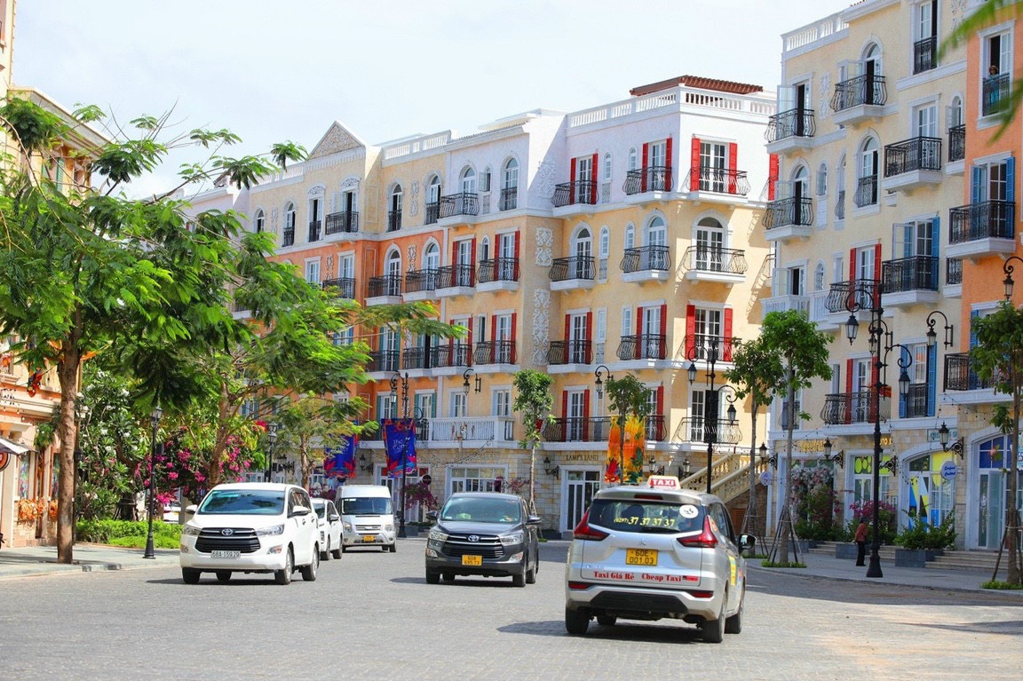 Shophouse 5 tầng -  sở hữu lâu dài - giá cắt lỗ sâu nhất The Centre Phú Quốc lh 0939439474 - Ảnh 2