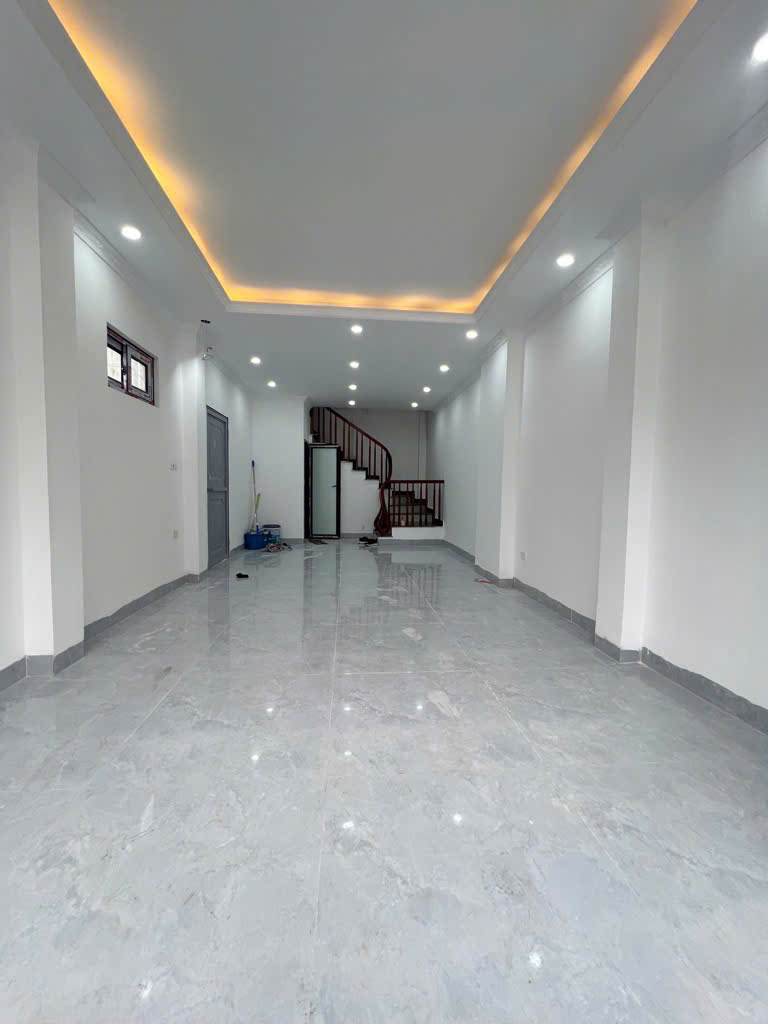 Bán Nhà Ngọc Hồi,Thanh trì, 6,15 tỷ, 40m2, 5PN, 4WC, lô góc,ô tô ngủ trong nhà. - Ảnh 1