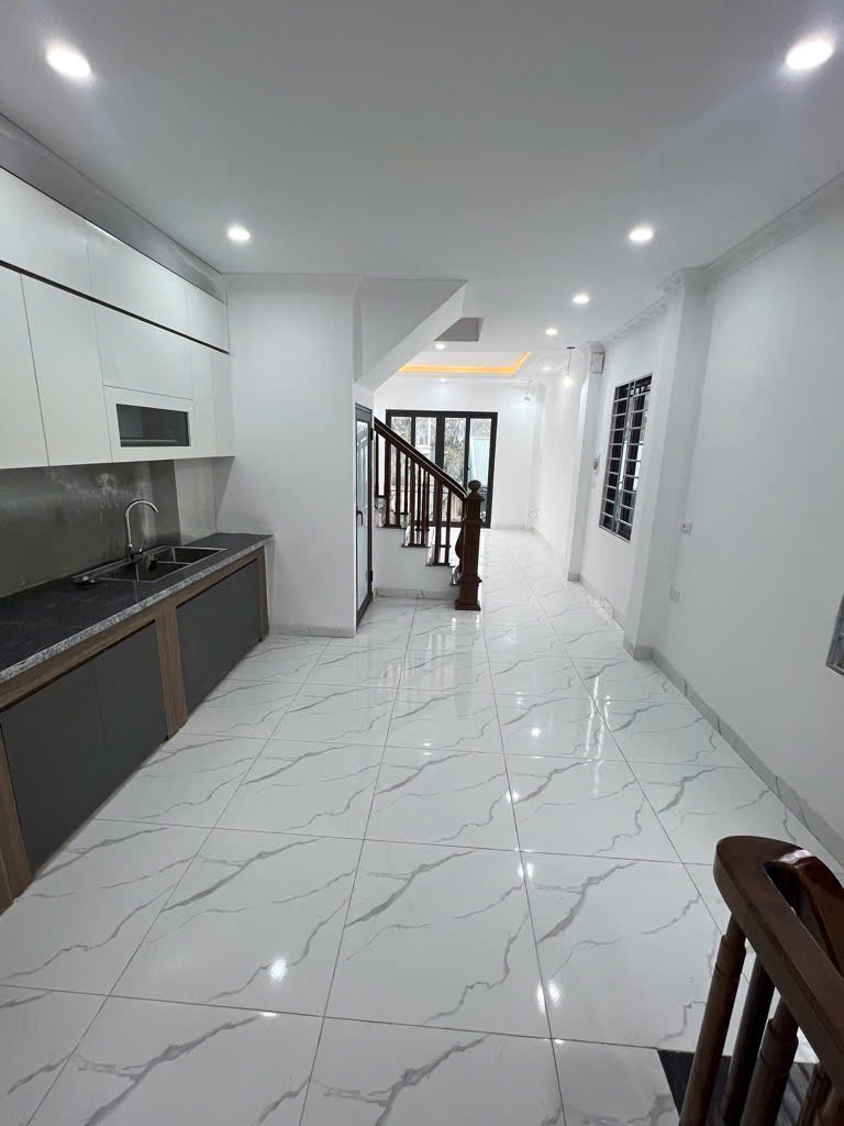 Bán Nhà Ngọc Hồi,Thanh trì, 6,15 tỷ, 40m2, 5PN, 4WC, lô góc,ô tô ngủ trong nhà. - Ảnh 2