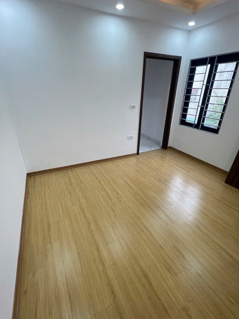 Bán Nhà Ngọc Hồi,Thanh trì, 6,15 tỷ, 40m2, 5PN, 4WC, lô góc,ô tô ngủ trong nhà. - Ảnh 3