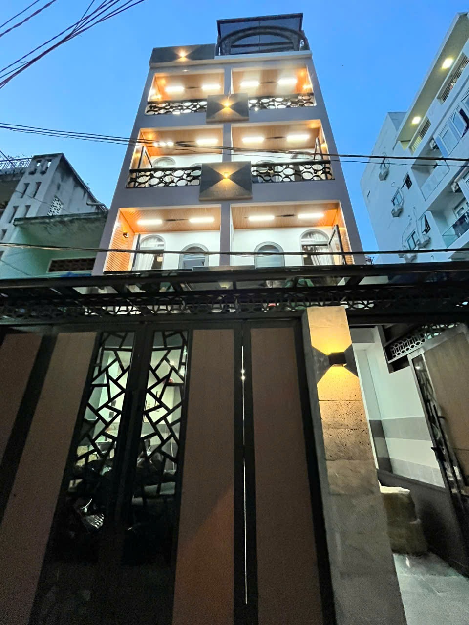 Bán nhà mặt tiền Trần Hưng Đạo, Phạm Ngũ Lão, Q1 (5x20m) 4 tầng, HĐ thuê 120tr, bán 26 tỷ - Ảnh chính