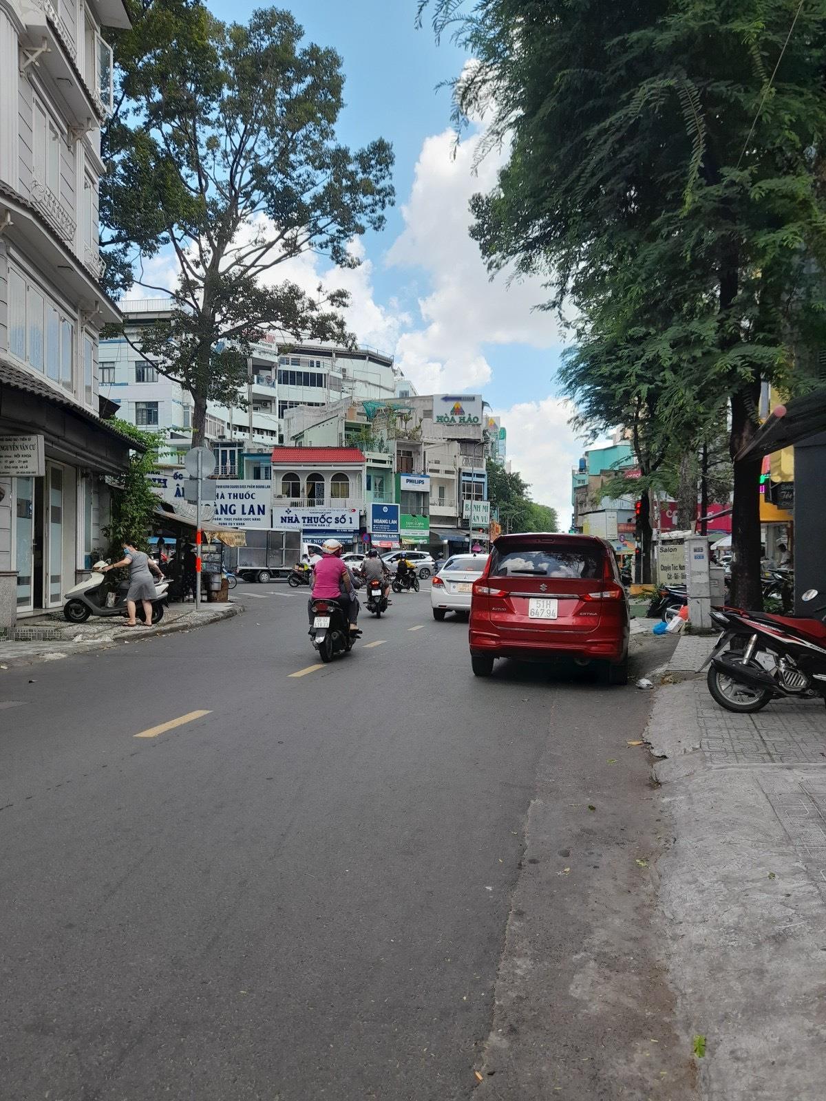 *QUẬN 10 - NHÀ ĐẸP, 4 TẦNG 50M -TẶNG TOÀN BỘ NỘI THẤT CAO CẤP  CHO THUÊ 18TR/TH. - Ảnh chính