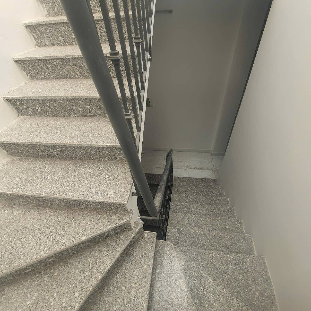 BÁN GẤP  Đất Mới GIÁ 6.3 tỷ Bình Tân Hồ Chí Minh - HXH – 3 TẦNG – 9PN - DÒNG TIỀN ~20 TRIỆU - NGAY - Ảnh 3