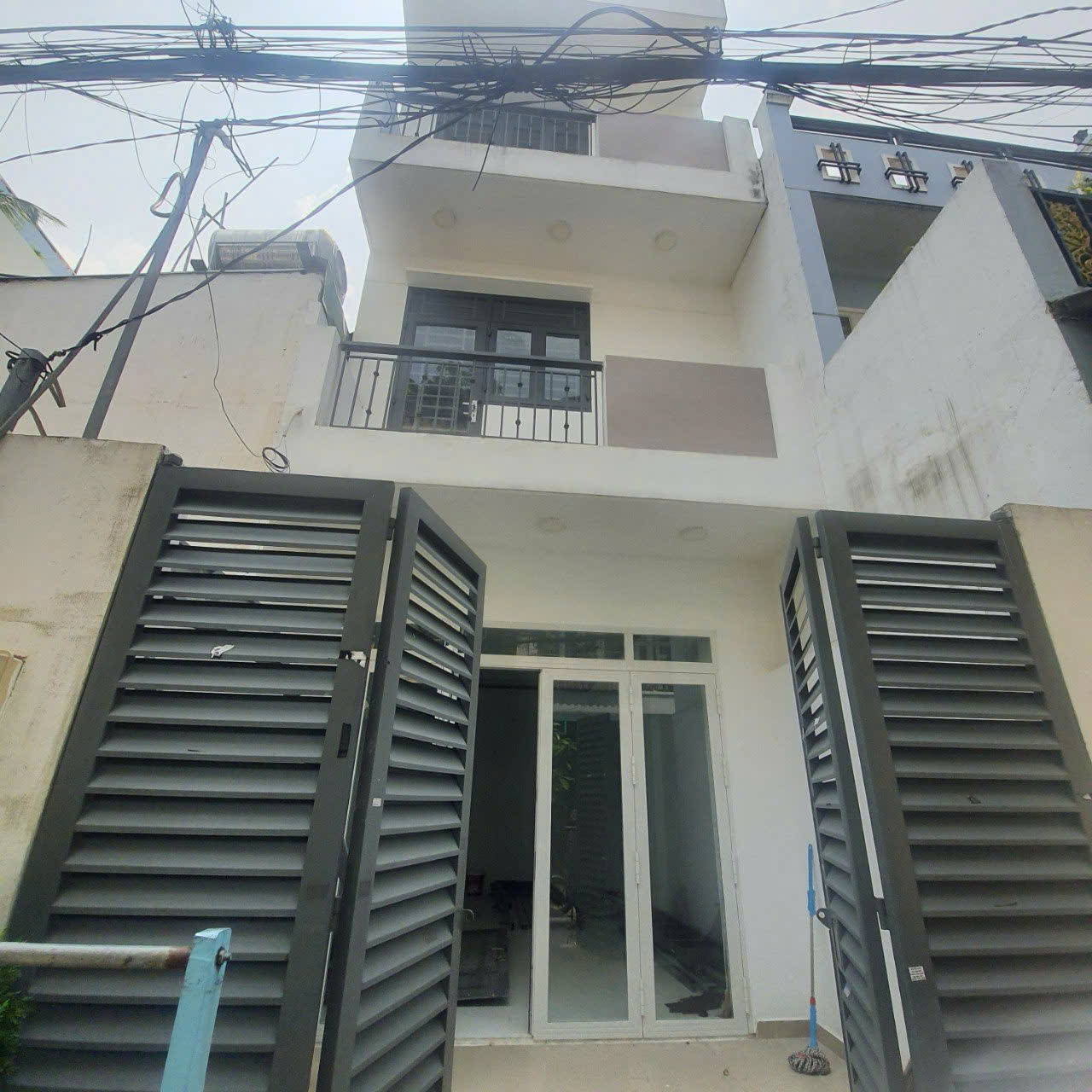 BÁN GẤP  Đất Mới GIÁ 6.3 tỷ Bình Tân Hồ Chí Minh - HXH – 3 TẦNG – 9PN - DÒNG TIỀN ~20 TRIỆU - NGAY - Ảnh 1