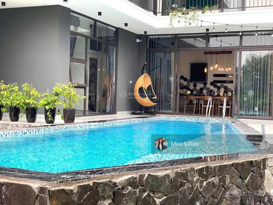 Chính chủ cần bán biệt thự hồ bơi đường Xuân Thủy - DT 16x24=380m2 -Nội thất ngoại nhập- giá 100 tỷ - Ảnh chính