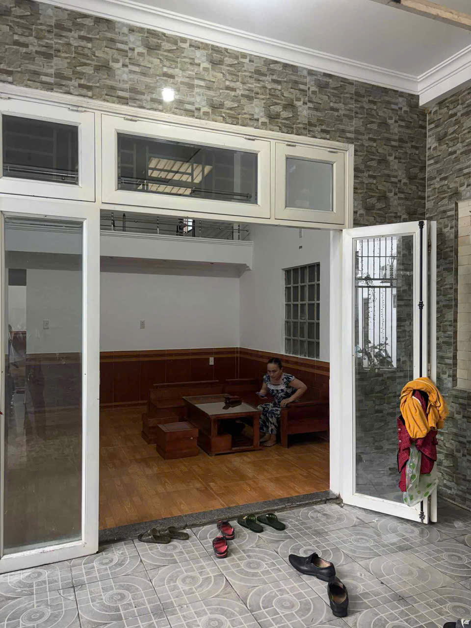 DIỆN TÍCH LỚN 121 m2 ĐƯỜNG OTO VÀO TẬN CỬA Nhà 2 tầng đầy đủ công năng 2.15 tỷ - Ảnh 3