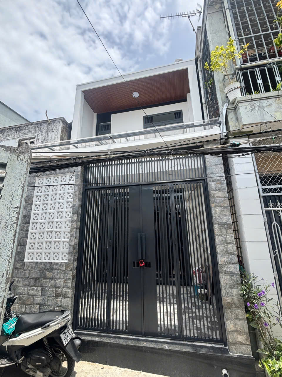BÁN NHÀ MỚI HẺM ĐƯỜNG 2/4 PHƯỜNG VẠN THẠNH, NHA TRANG CÁCH BIỂN CHỈ 7P DI CHUYỂN - Ảnh chính