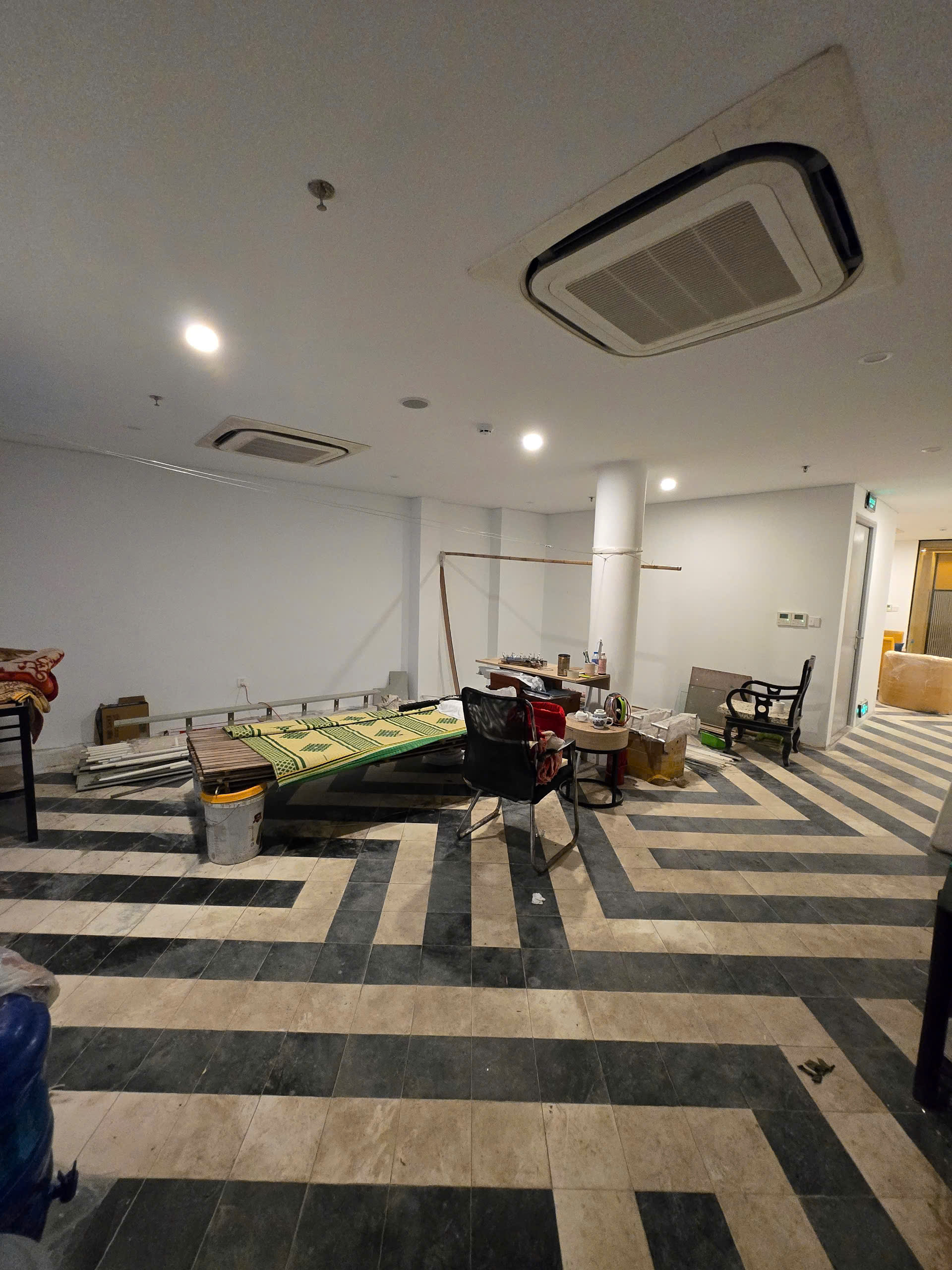 CHO THUÊ MẶT BẰNG TẦNG 1 + LỬNG – 170M²  - 130 BÀ TRIỆU – ĐỐI DIỆN VIỆN MẮT TW - Ảnh 1