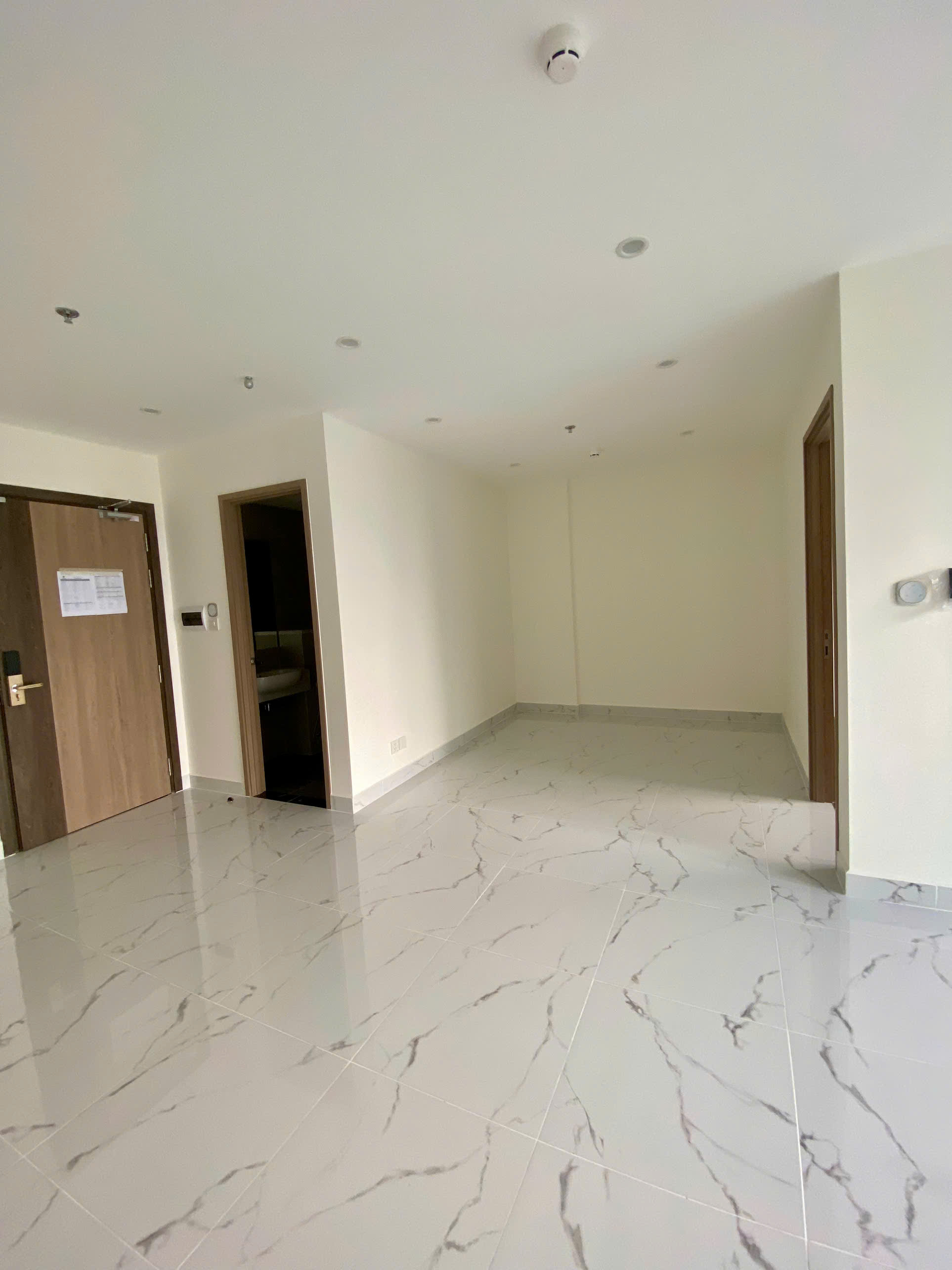 BÁN GẤP!!! căn 1pn+ GH, view hồ bơi và nội khu siêu đẹp, hướng ĐN cực thoáng mát, giá chỉ 2tỷ760 - Ảnh 2