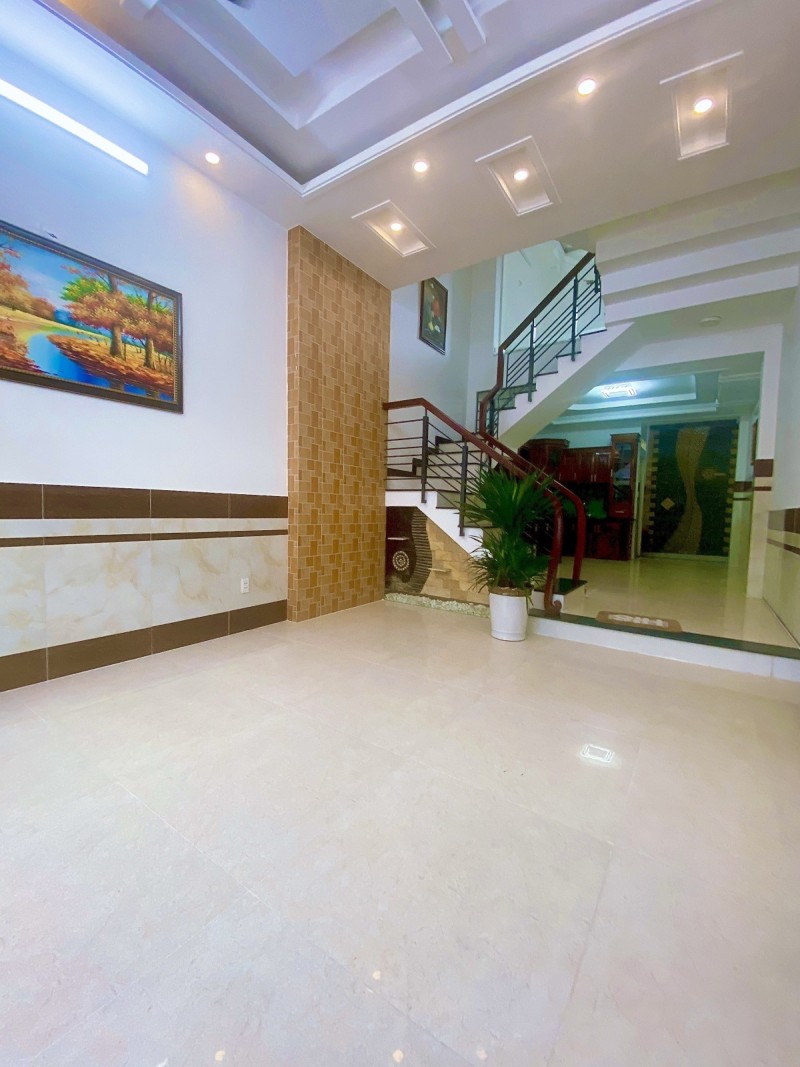 Bán nhà 62m2, 4PN, 4WC, 3 tầng, Q.9, giá chỉ 7,05  tỷ, sổ hồng - Ảnh 1