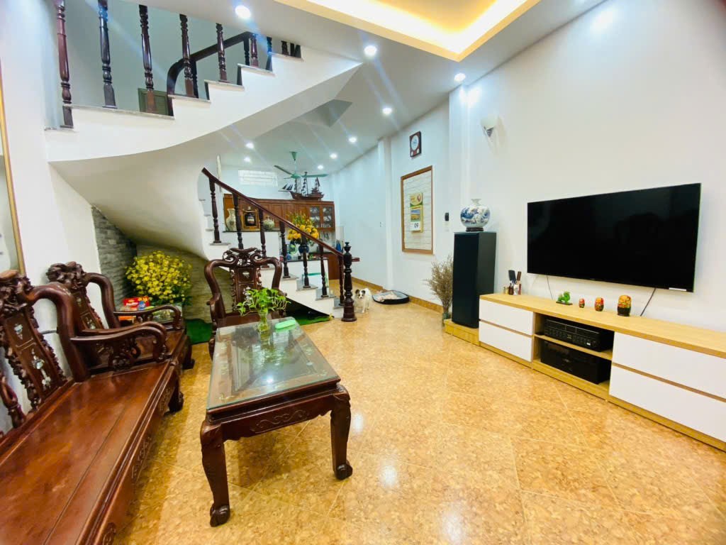 Bán nhà phân lô An Dương, ba tầng sáng đẹp, vào ở được ngay - Ảnh chính