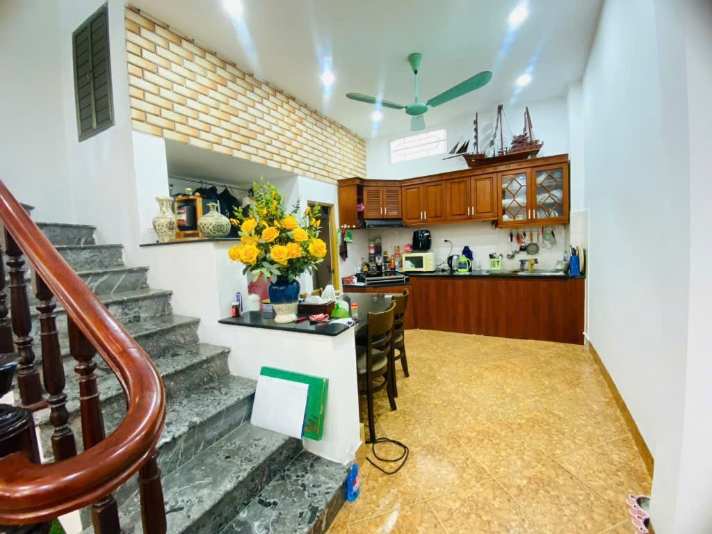 Bán nhà phân lô An Dương, ba tầng sáng đẹp, vào ở được ngay - Ảnh 1