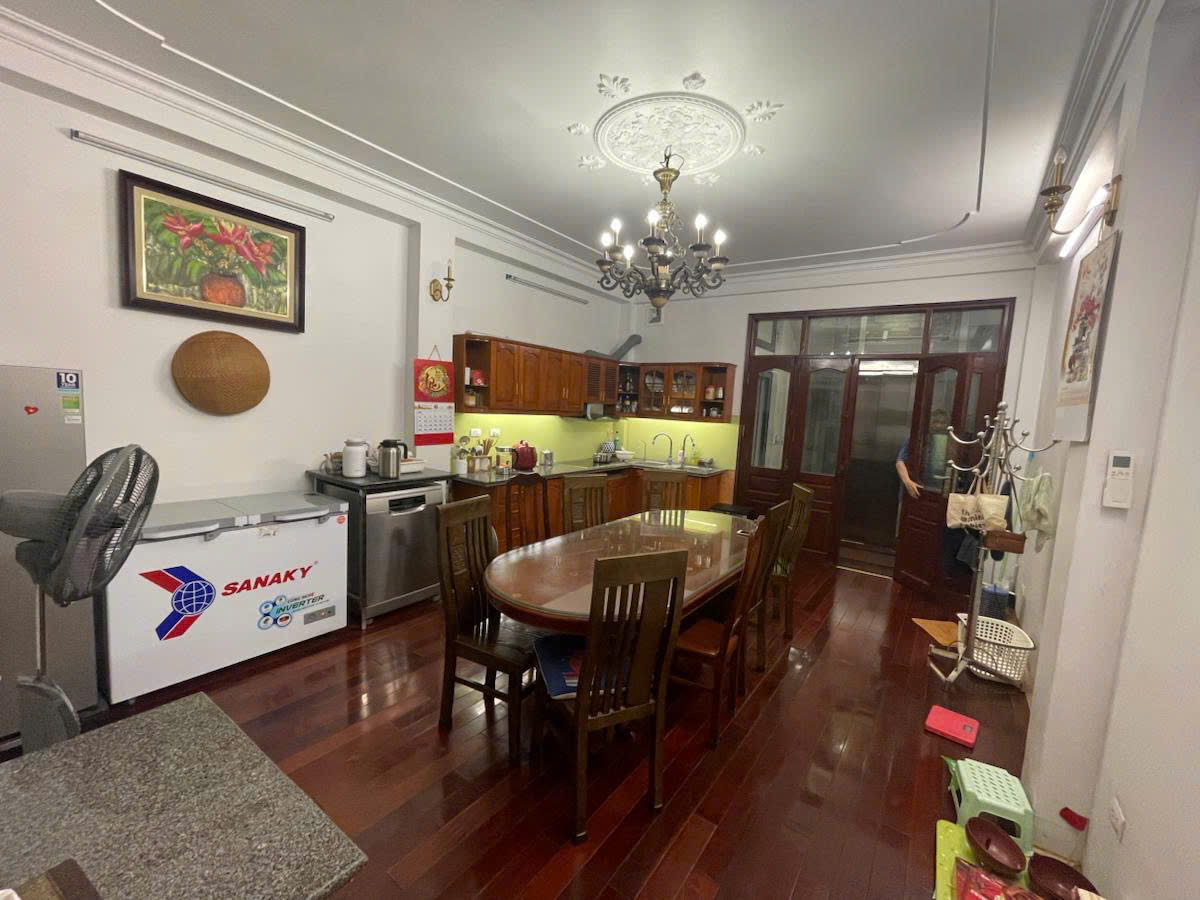 Nhà đẹp Phố Cầu Giấy Thang Máy Giá gần phố Diện tích 41m2 6 tầng MT 4.4m Giá 15.9 tỷ - Ảnh chính