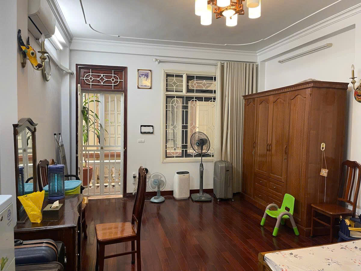 Nhà đẹp Phố Cầu Giấy Thang Máy Giá gần phố Diện tích 41m2 6 tầng MT 4.4m Giá 15.9 tỷ - Ảnh 4