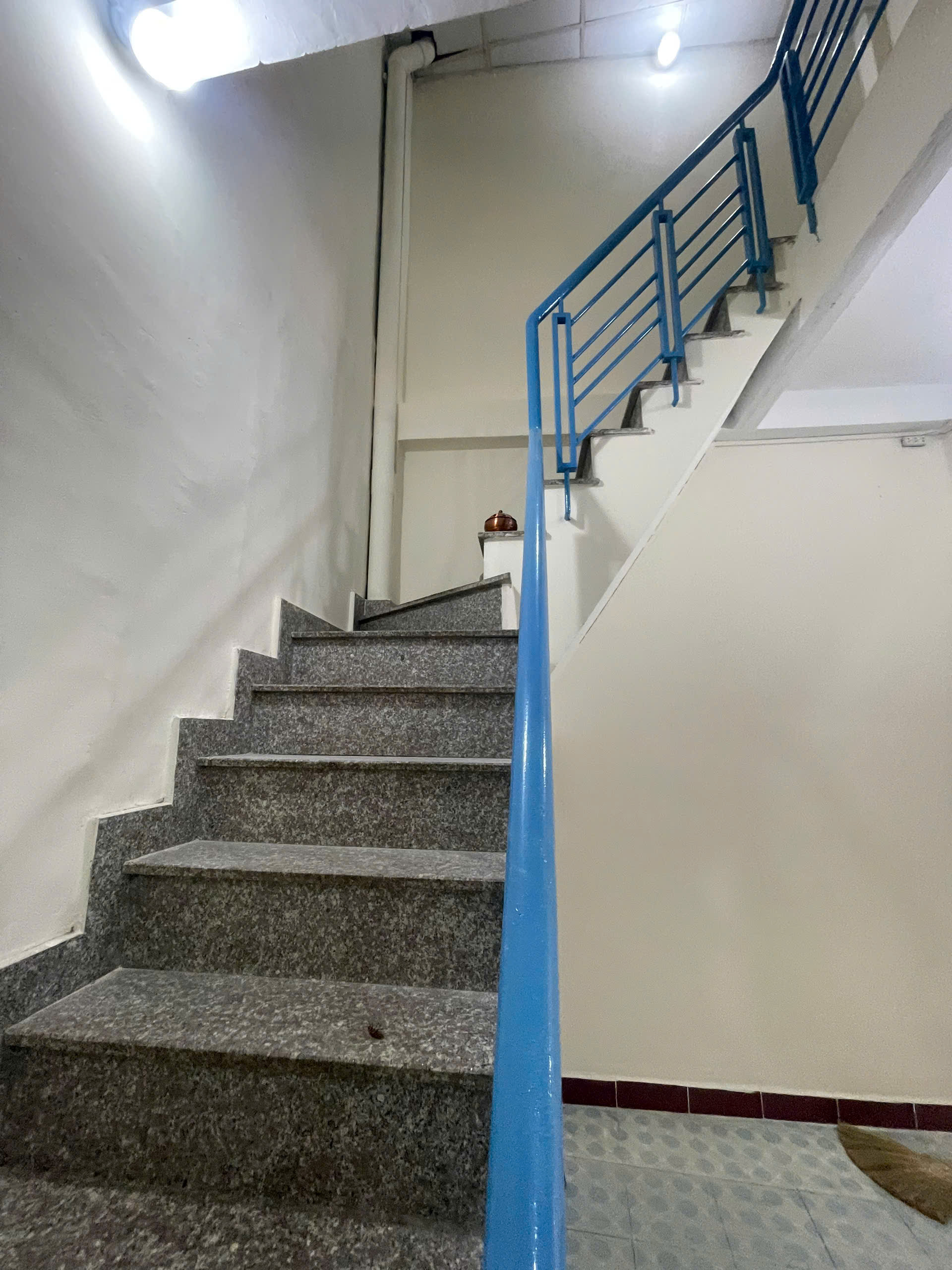Cho thuê nhà 83/15 Hoà Hưng, Q10 giá 11tr/tháng, 2.7x15m - Ảnh 2