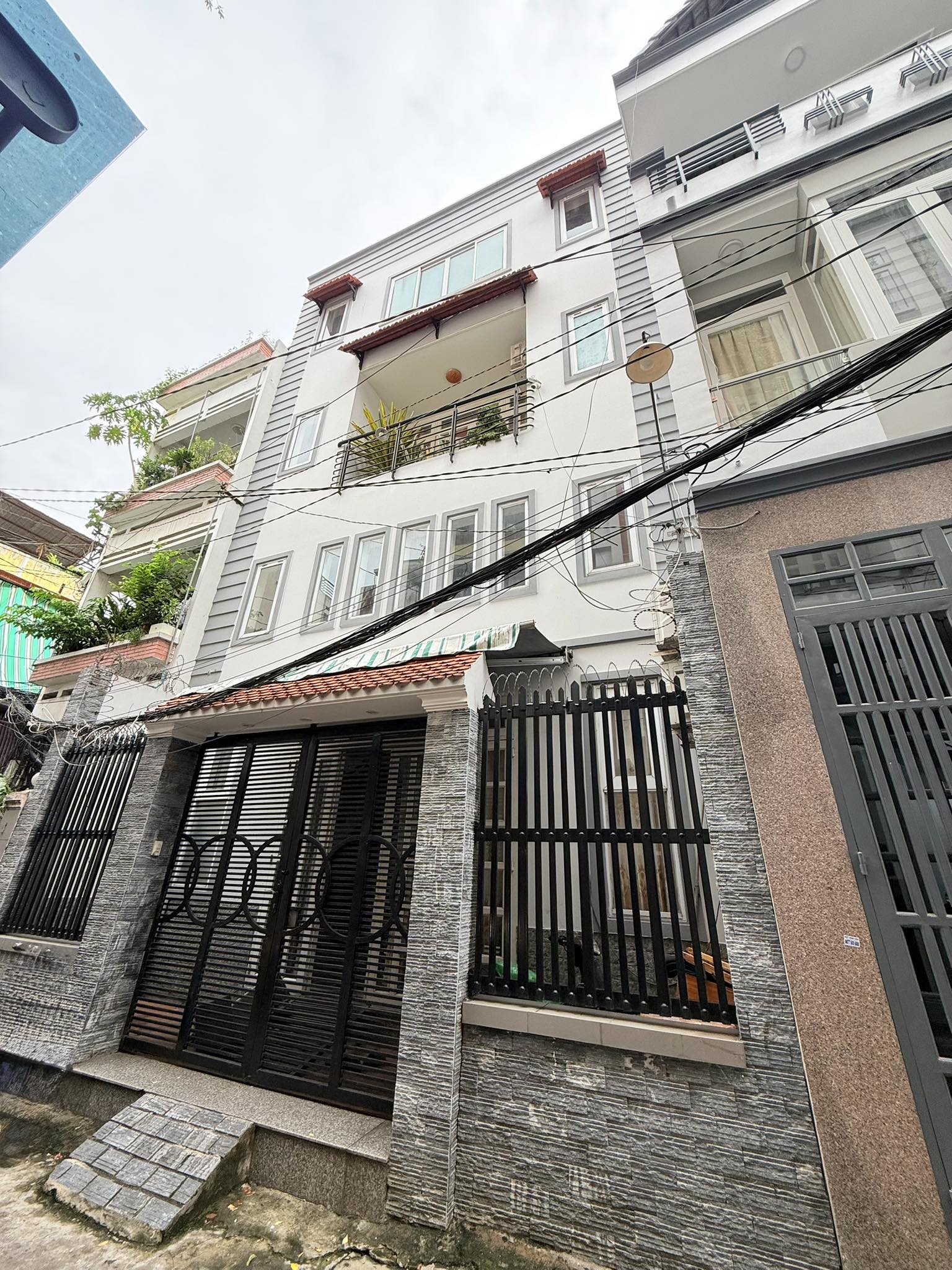 Chính chủ 1 đời - Trung tâm F10 Tân Bình - rộng 65m2 - ngang bề thế - 6.5m - 4 tầng đúc. - Ảnh chính