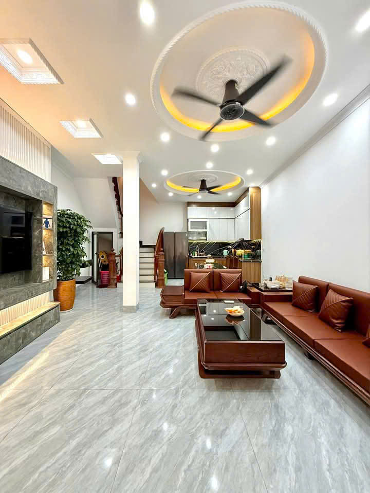 12.  Dòng tiền ổn định 40tr/ tháng, Tô Vĩnh Diện, Thanh Xuân. 43m2, 5 tầng, giá 13,5 tỷ. Ô tô tránh - Ảnh chính