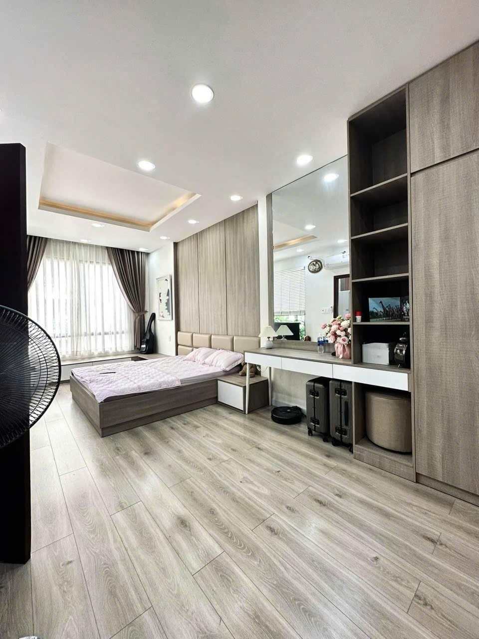 Bán nhà smart home hẻm xe hơi CMT8, Quận 3 – 100m², ngang 6.2m – ngay vòng xoay 3/2 – giá 15.9 tỷ - Ảnh 1