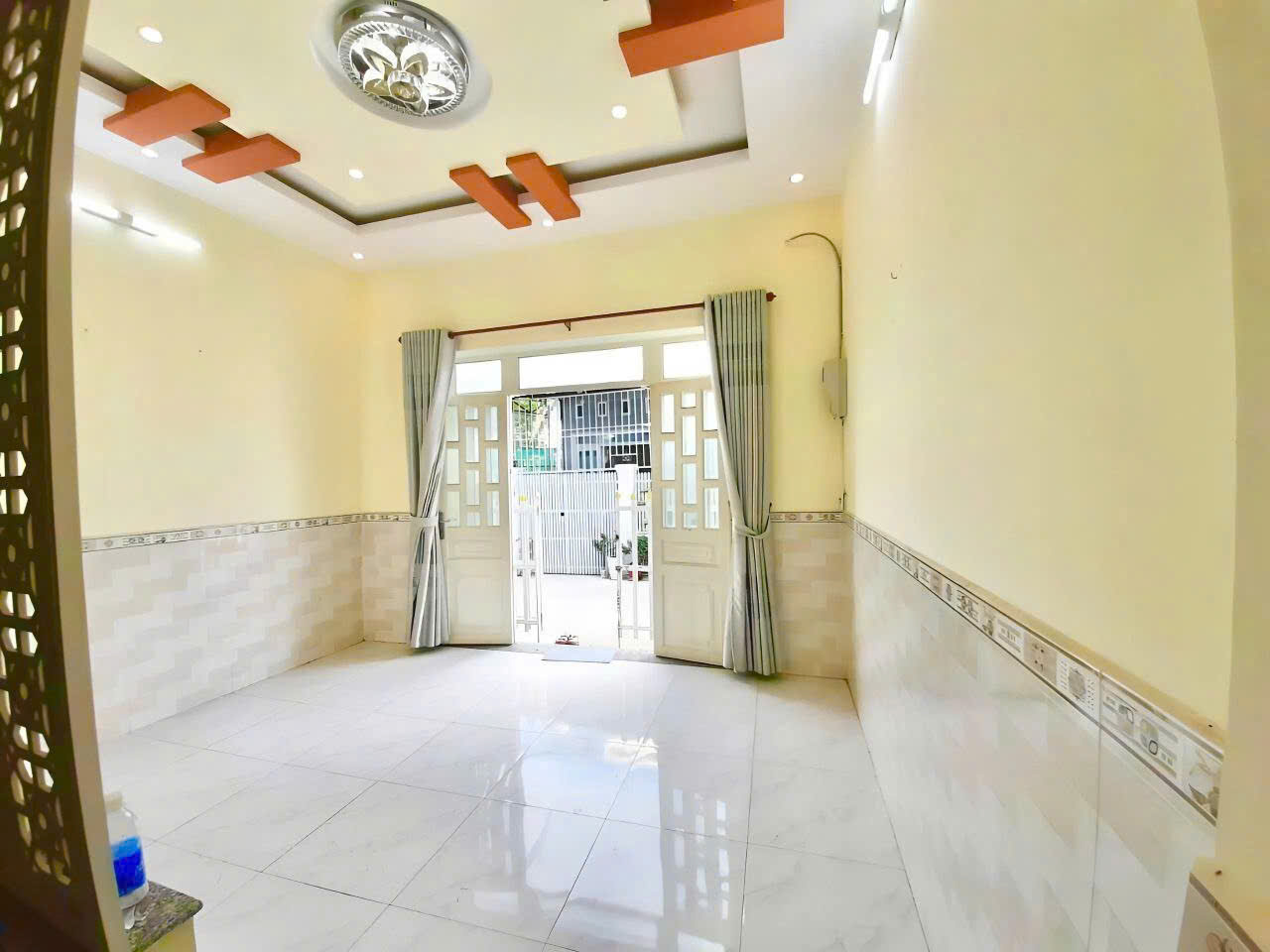 NHÀ THUÊ 5tr5/tháng-3pn 2maylanh HẺM PHẠM NGỌC HƯNG - Ảnh chính