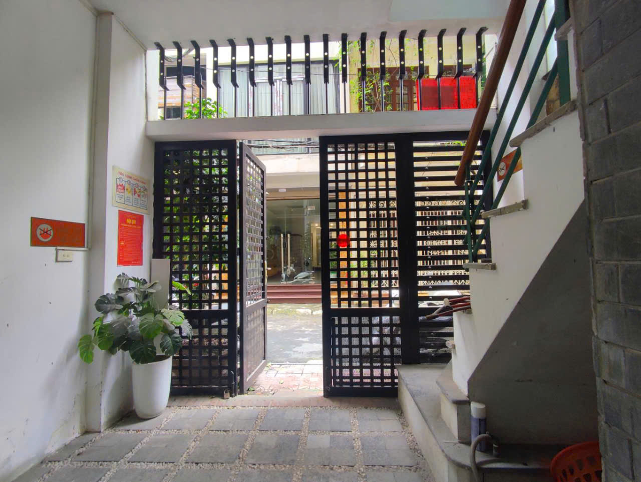 Bán nhà phố Linh Lang, Kinh doanh, ô tô tránh, dừng đỗ, 6 tầng thang máy - Ảnh 1