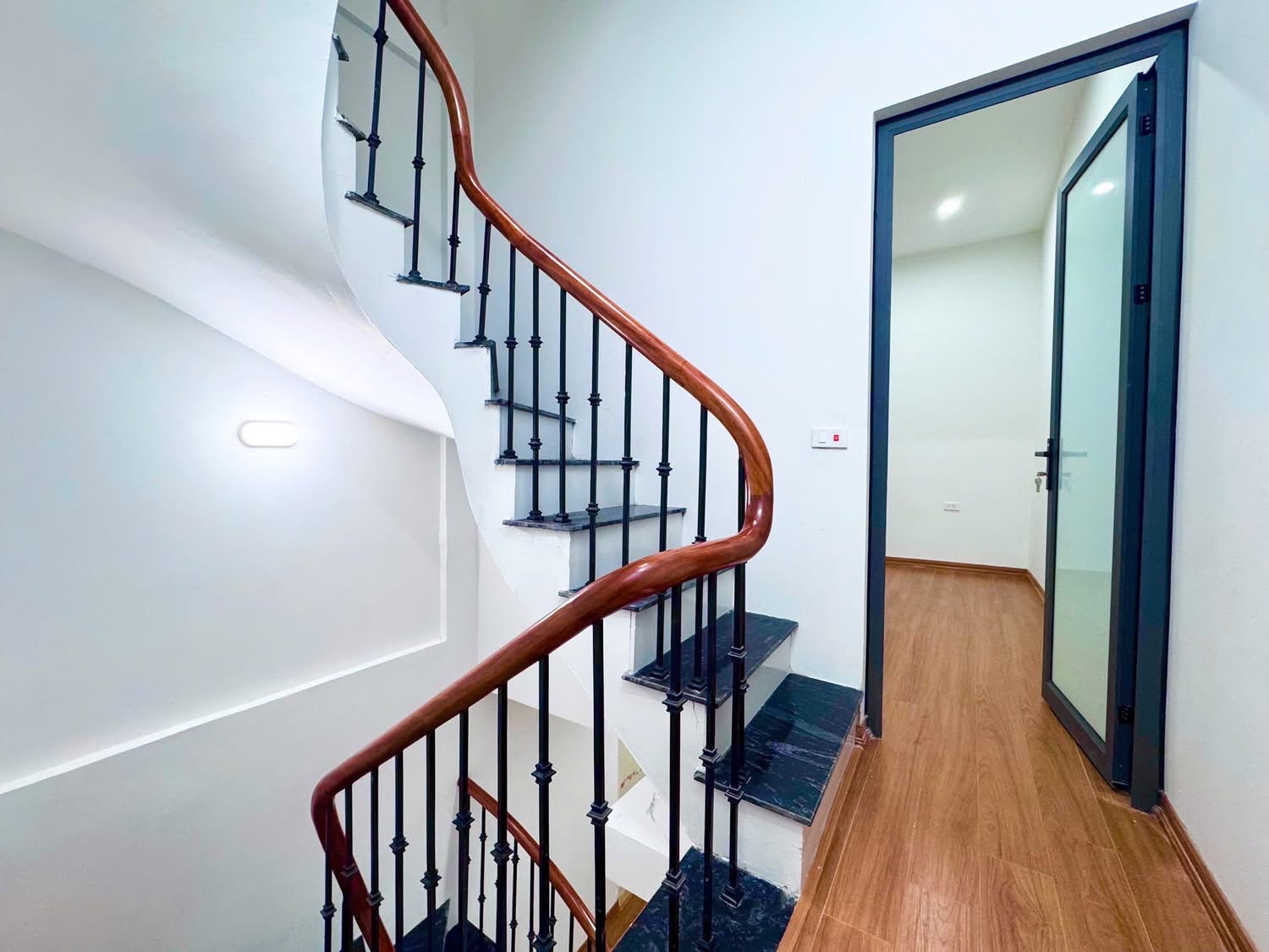 HIẾM, NHÀ NGÕ 105 XUÂN LA, TÂY HỒ-VỈA HÈ-Ô TÔ-KD: 33/38M X5T, MT 3,4M, GIÁ 12,2 TỶ. - Ảnh chính