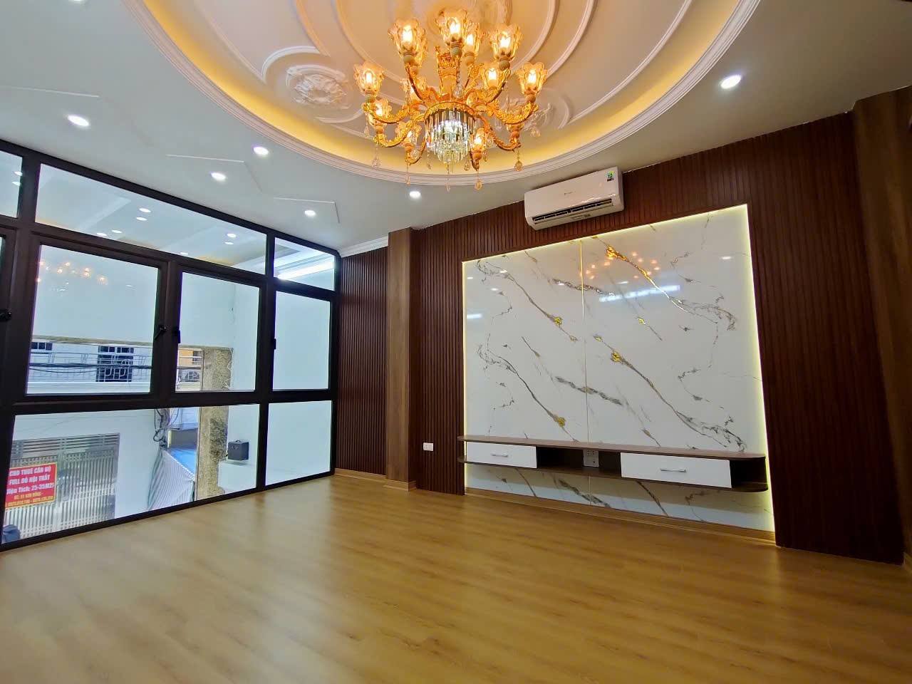 56m Trịnh Đình Cửu 6 tầng mặt phố, sát hồ Phong thủy tụ khí, vận trình hưng vượng - Ảnh 4