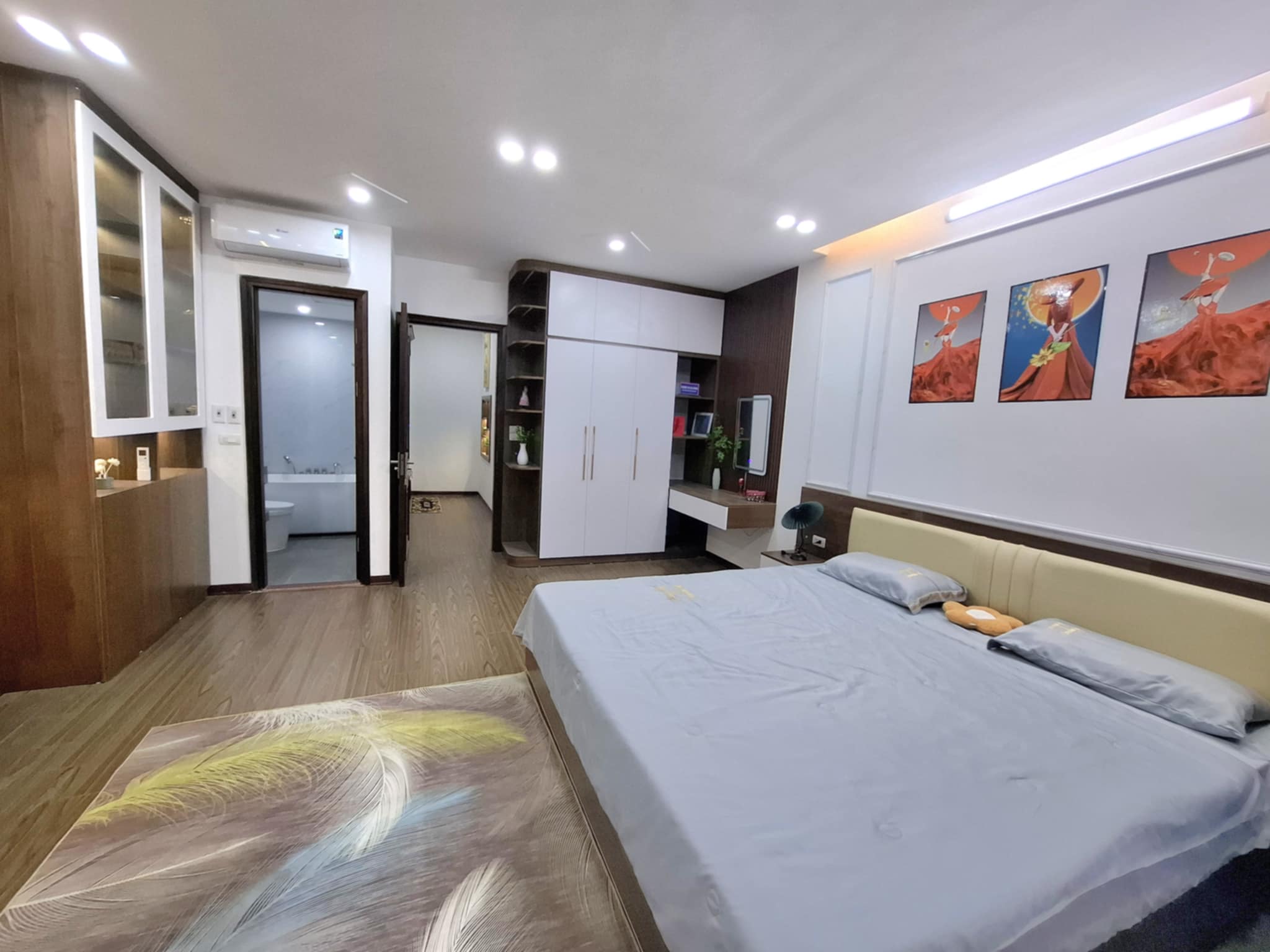 Vương Thừa Vũ 7 tầng thang máy lên thiên đường, siêu phẩm khuấy động dòng tiền - Ảnh 2