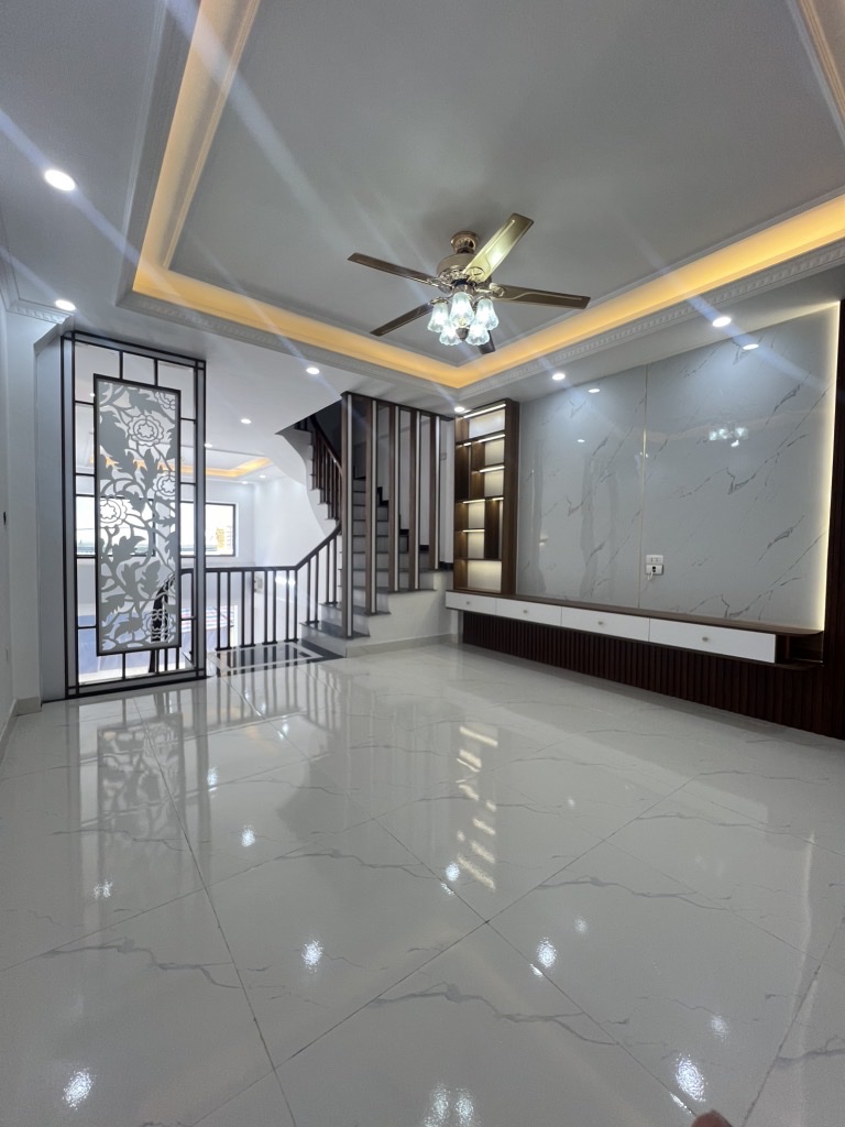 Bán nhà phố Vũ Lăng - ngũ hiệp, Thanh Trì, 42m*5 tầng , ô tô đỗ cổng - chỉ 6đ hơn. - Ảnh 3