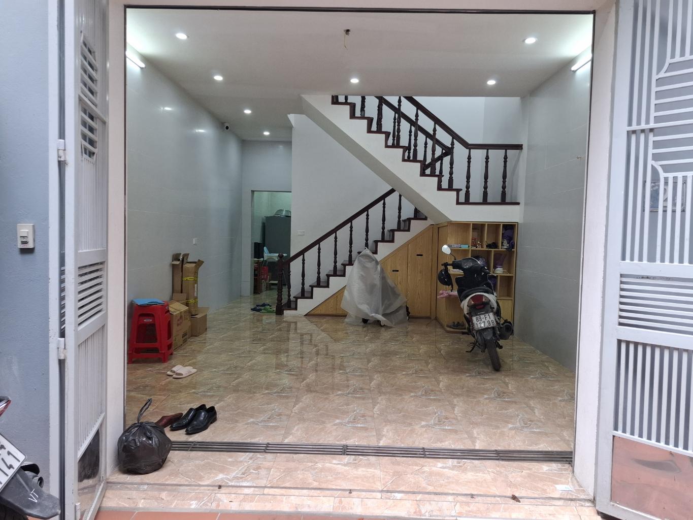 PHÂN LÔ Ô TÔ TRÁNH VÀO NHÀ - HAI THOÁNG TRƯỚC SAU - SỔ HOA HẬU. - Ảnh 1
