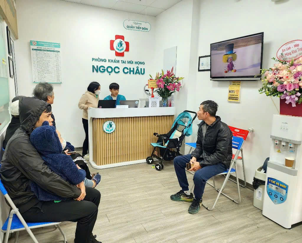 SANG NHƯỢNG MÔ HÌNH KINH DOANH 2 TRONG 1: PHÒNG KHÁM TAI – MŨI – HỌNG & NHÀ THUỐC TẠI LINH ĐÀM - Ảnh 1