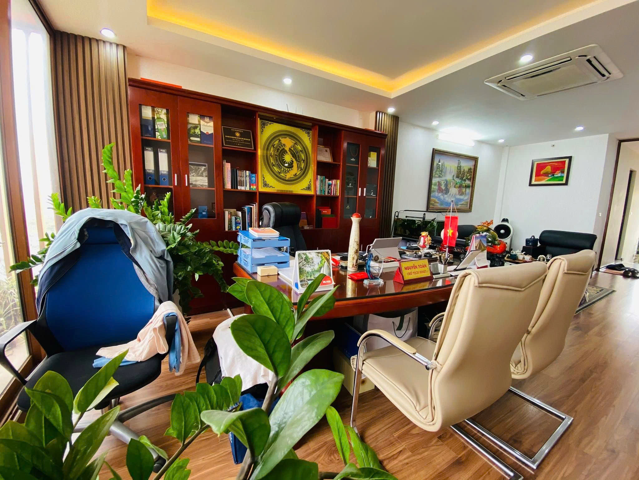 BÁN NHÀ HOÀNG QUỐC VIỆT, PHÂN LÔ, ÔTÔ TẢI TRÁNH, VỈA HÈ KINH DOANH, 55M2 CHỈ 16 TỶ 480 - Ảnh chính
