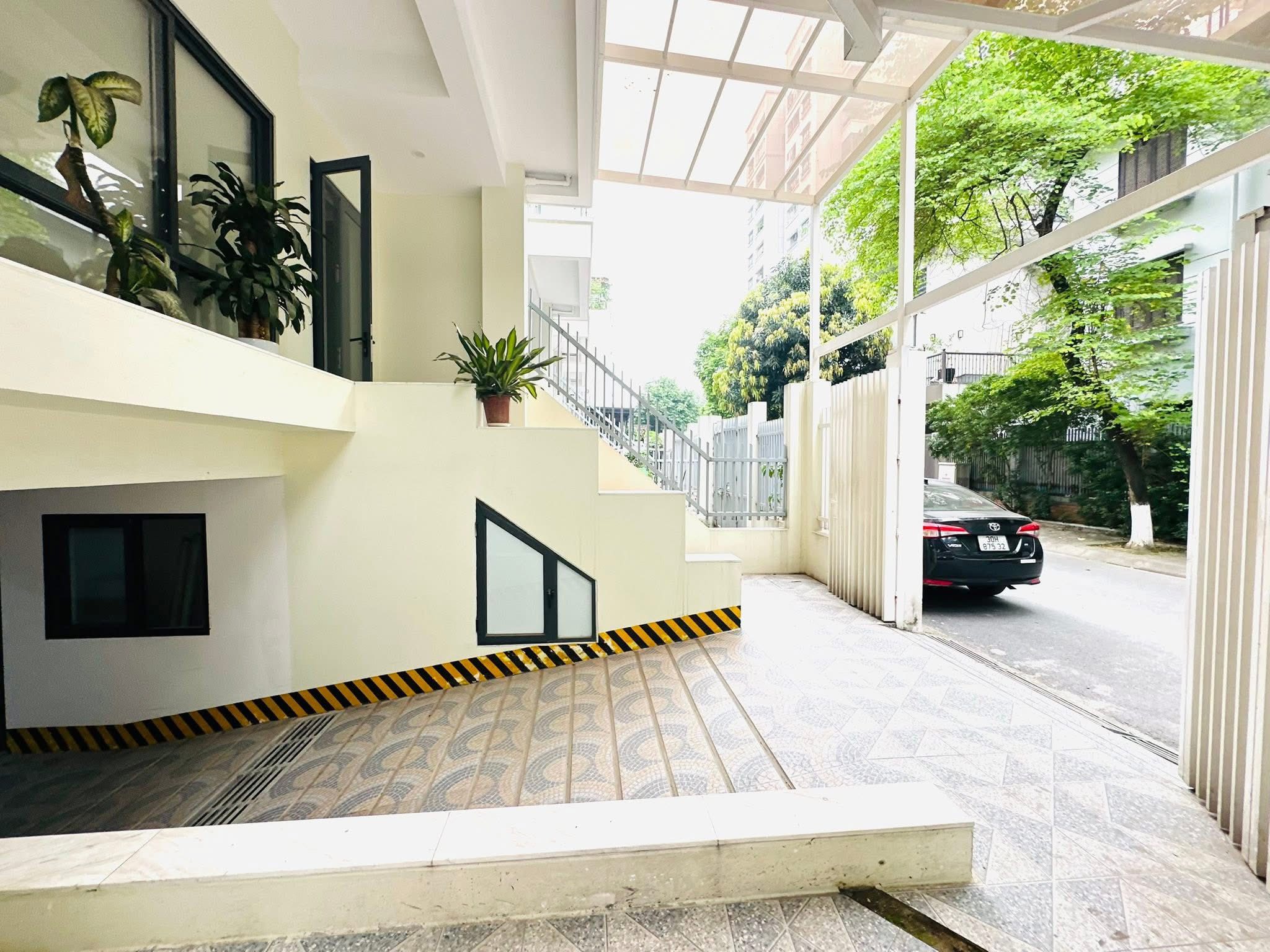 Biệt thự Liền Kề-KĐT 54 Hạ Đình 107m2/ 5T Thang máy, MT 5.1m chỉ 29 Tỷ, mới đẹp - Ảnh 1