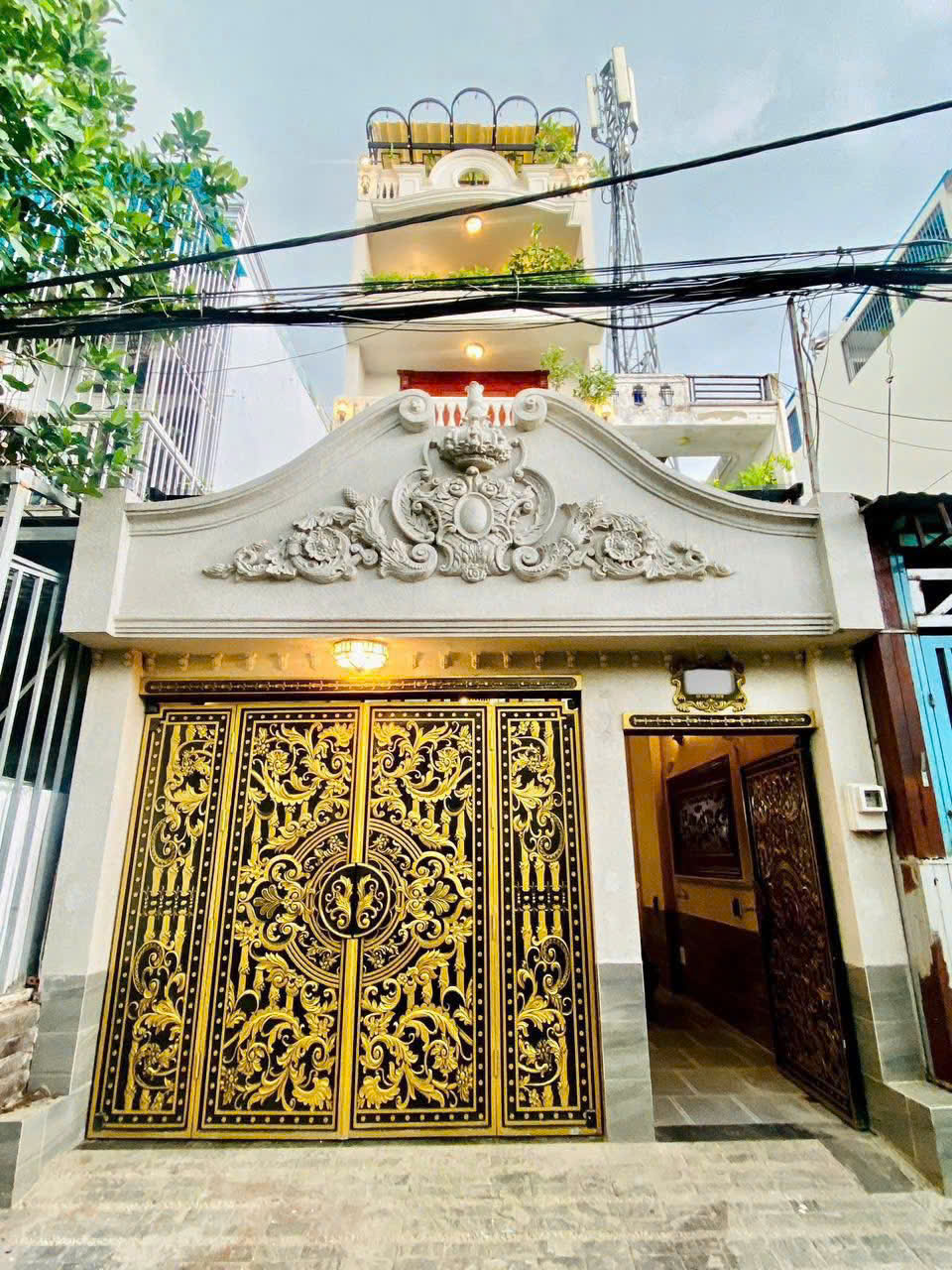 NHÀ ĐẸP TÂN CỔ ĐIỂN CÓ THANG MÁY XE HƠI NGỦ TRONG NHÀ TẠI P9 GÒ VẤP 💲 10.990.000.000 - Ảnh chính