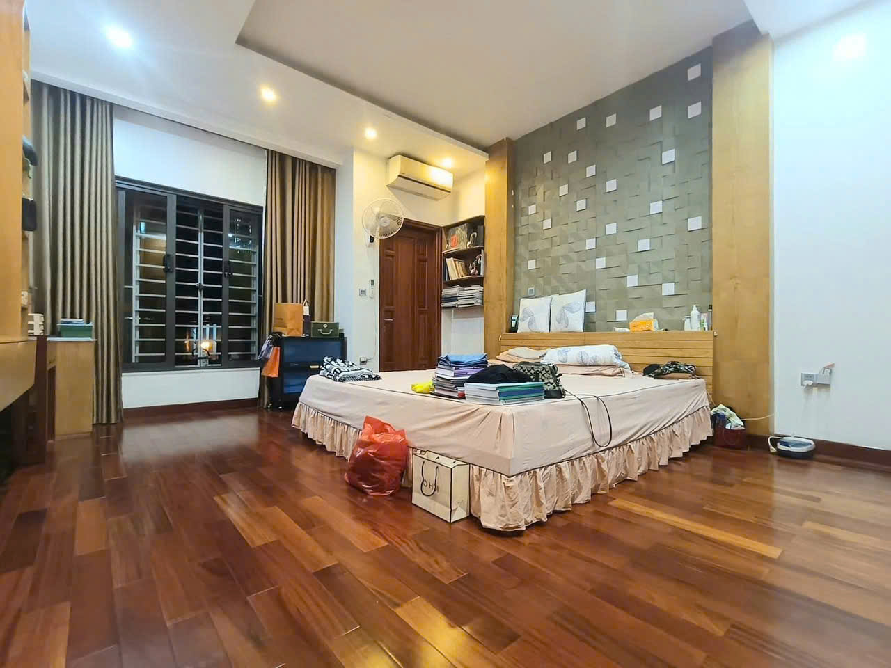 Bán nhà phố Lê Trọng Tấn 90m2, mặt tiền 5m, 4 tầng cực chất 3 ô tô tránh đỗ giá 27 tỷ - Ảnh 1