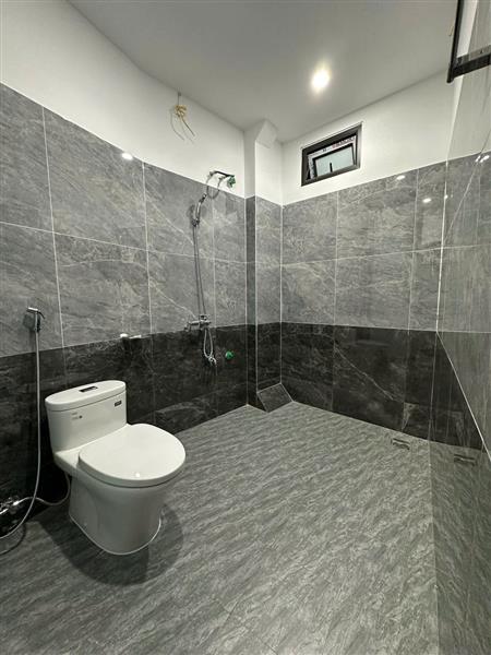 HẺM Ô TÔ 7 CHỖ GIÁP Q1 - THANG MÁY - VÀI CHỤC MÉT RA MẶT TIỀN - Đ. PHAN VĂN HÂN  ~100M2 (5.4x18.5) - Ảnh 2