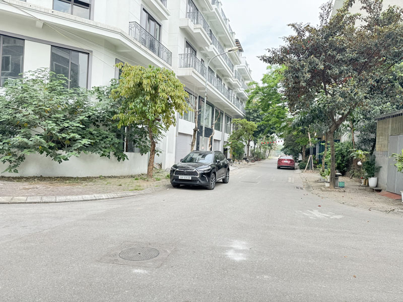 Cần bán 113m2 đất TĐC Trâu Quỳ, Gia Lâm. Đường trước rộng 11m, sau khe thoáng rộng 2,5m - Ảnh 1