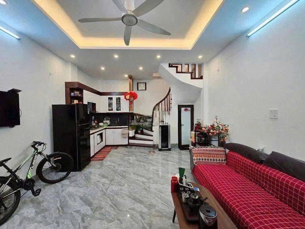 Cho thuê nhà đẹp - full đồ - ngõ 132 cửa ngõ 132 đường Cầu Giấy 35m x 5T giá 15 triệu - Ảnh 3