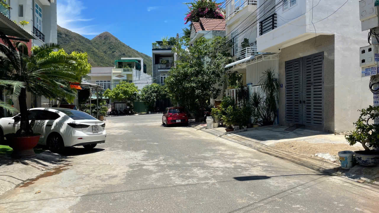 Bán lô đất đường Lê Văn Miến, Vĩnh Hoà Nha Trang, <br>Diện tích: 60m2,  ngang 4, đường 13 m,<br>Giá : ( - Ảnh 2